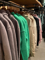 Photo n°7 de Superdry - Les Saisies à Hauteluce (Magasin de vêtements de sport)