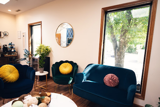Aura Beauty Lounge, Fort Wayne, IN - Thumbnail