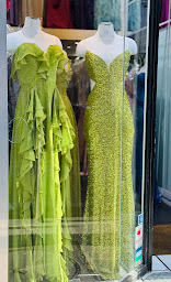 Photo n°7 de robe de soirée - ELSA MODE à Paris (Magasin de vêtements pour femmes)