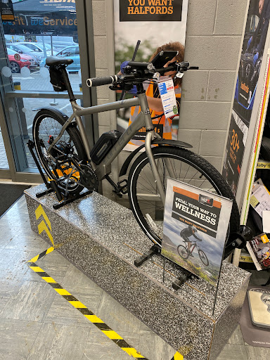 Halfords - Daventry - Visual