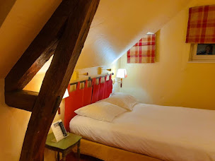 Photo n°40 de Logis Hôtel le Cheval Blanc à Yvoy-le-Marron (Restaurant)