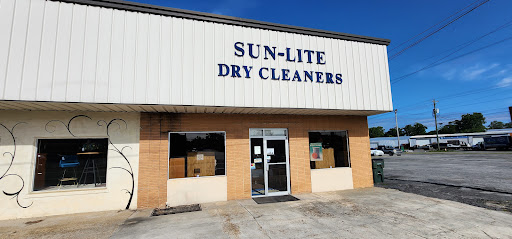 Sun-Lite Laundry & Cleaners Logo