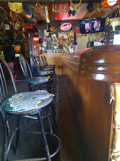 Woody's Lounge Logo