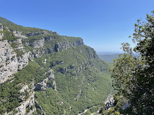 Photo n°35 de Lavanderaie de Marie l Champs de fleurs de la Source Parfumée Galimard à Gourdon (Aire de pique-nique)