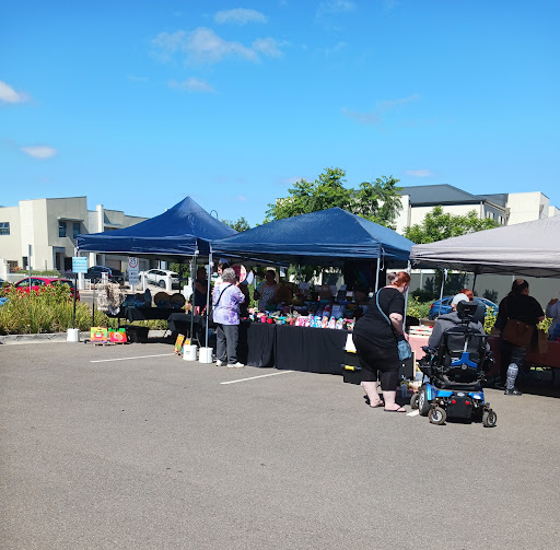 blakes crossing popup market boucat ave Blake's crossing - Thumbnail