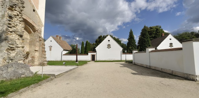 Oroszlány, Barokk Műemlékegyüttes, 2840