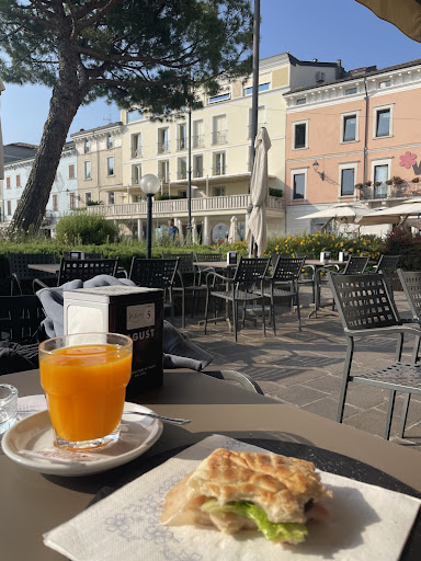 Café Mayer - Visual