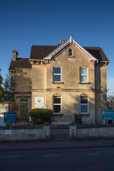 Lyndhurst Dental Practice bath