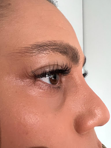Molly does Lashes - Visual