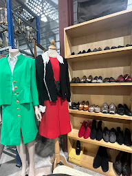 Photo n°12 de L’entrepuce à Saint-Doulchard (Friperie)