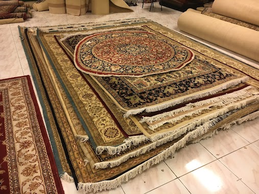 Ishaq Carpet, Author: Muhammad Ashfaq