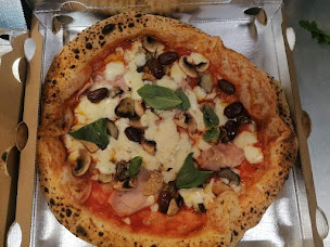 Photo n°17 de La pizzaiola ( Tipico pizza ) à Fontaine (Pizzeria)