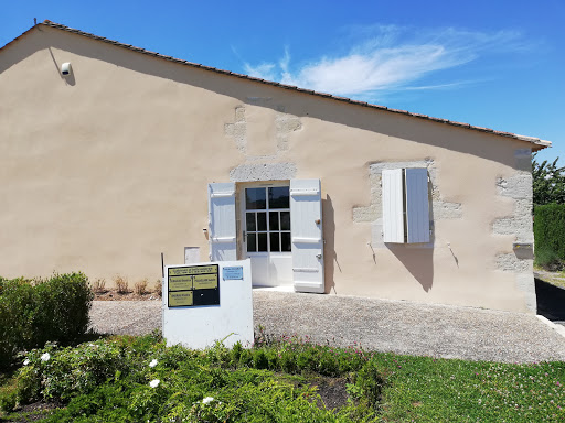 Photo de Maison paramédicale cars à Cars (33390)