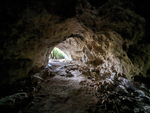 grotte de Cabias