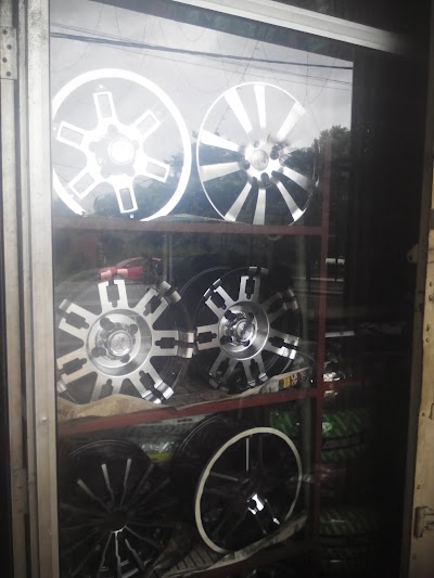 Photos of Samantha Tyre Shop
