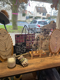 Photo n°5 de Le show-room de lala à Fontenay-Trésigny (Magasin de vêtements pour femmes)