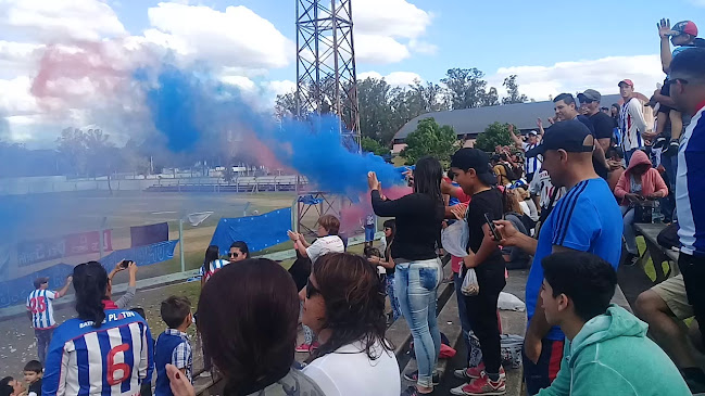 Opiniones de Estadio Eduardo Martínez Monegal en Canelones - Campo de fútbol
