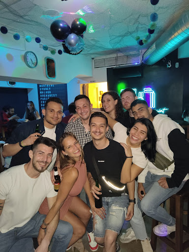 747 by mint, bar de copas, fiesta, dardos, música y baile - Thumbnail