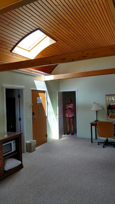 Photos of Pictured Rocks Inn & Suites