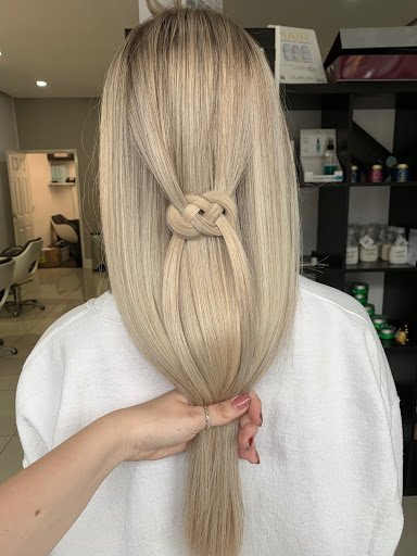 Molly's Hair Style - Thumbnail