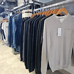 Photo n°10 de Boutique Next à Lucciana (Magasin de vêtements)