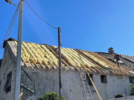 Jaky Lesage artisan couvreur toiture nettoyage Saint-Fargeau-Ponthierry - Thumbnail