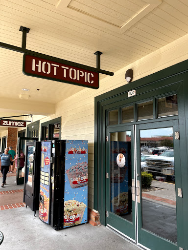 Hot Topic - Visual