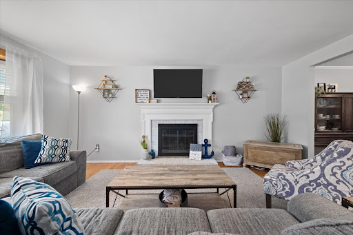 Gina Giampietro Team - RE/MAX Select Realty - Thumbnail