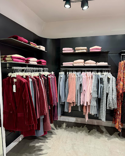 CAPRICCI CONCEPT STORE - Visual