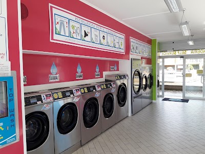 Photos of Topwash self-service laundromat