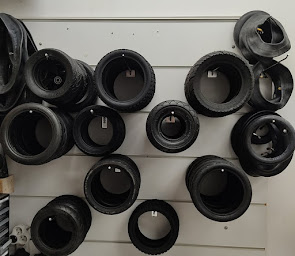 Photo n°29 de Mobilityurban LYON - Magasin Vente réparation trottinette électrique à Lyon (Magasin de réparation de vélos)