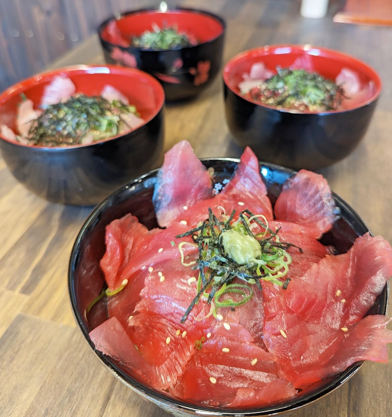 生まぐろ丼専門店 むろ丸