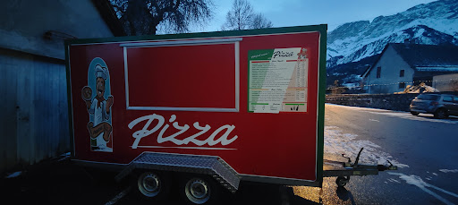 Photo 3 - PRONTO PIZZA 05 la Fare en champsaur parking face au monument Napoléon