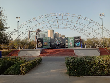 Af1qipos4rrgozlgzrf5exxsgfuewu1nmo6n4ol4mi7q=s387 K No