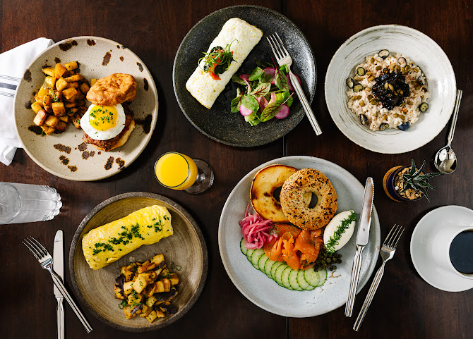 Peck & Plume by null