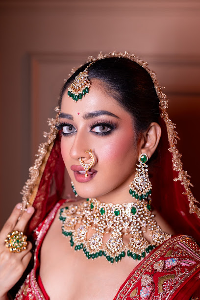 Lucky Makeover Salon & Academy - Bridal Makeup Artist/Studio - Best Hair/Skin Treatment/Beauty Parlour In City Center Gwalior