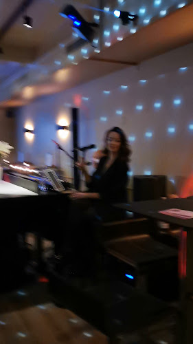 STRAUSS | Restaurant | Bar | Events - Café