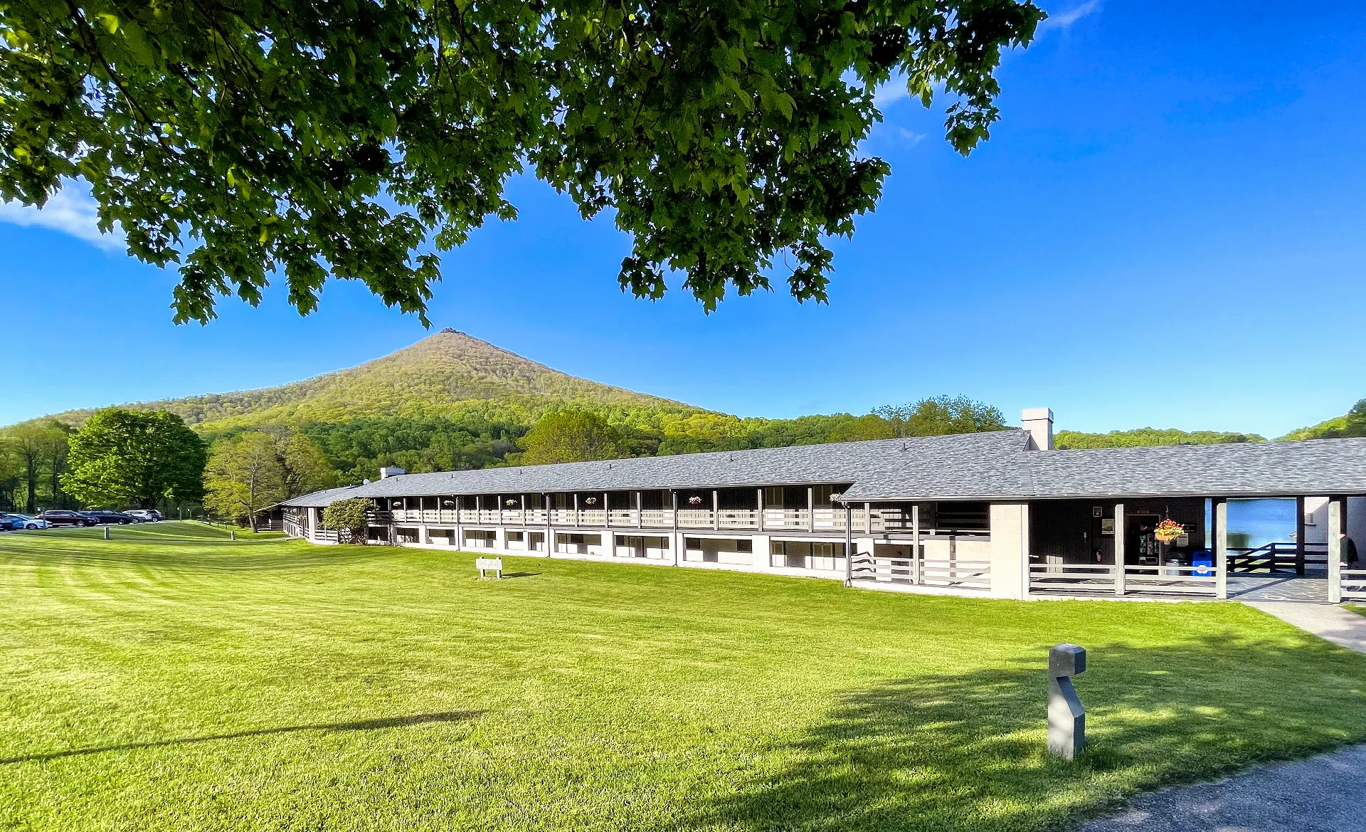 Peaks of Otter Lodge