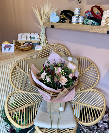 Blush Flower Hut Ltd - Thumbnail