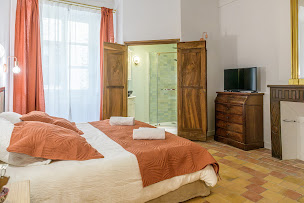 Photo n°8 de La Tour des Remparts - Chambres de Charme à Rochemaure (Chambre d'hôtes)