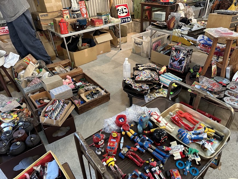 八幡倉庫でガレージセール（やわたそうこ）