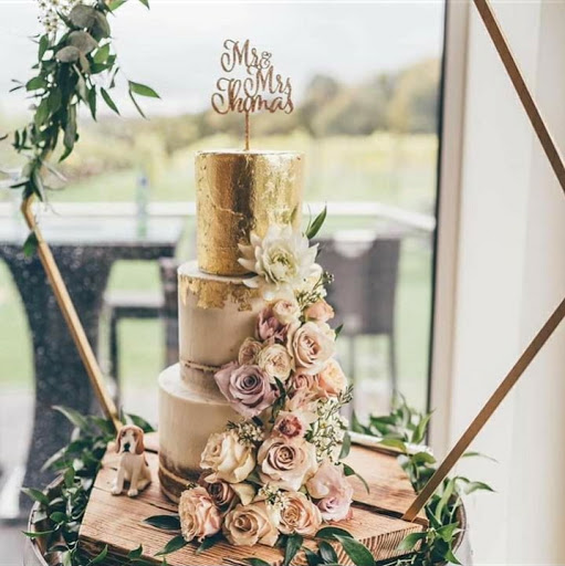 The Cake Cwtch - Visual