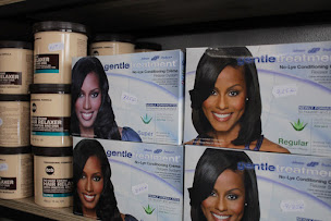 Photo n°7 de Samiqui Fashion II - Coiffure mixte et Cosmétiques à Angers (Salon de coiffure)