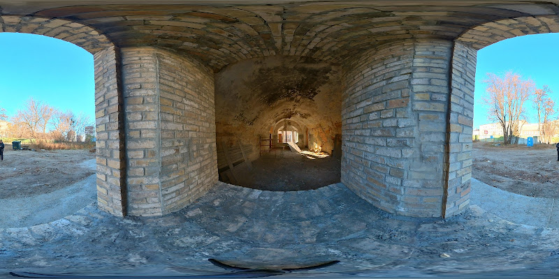 Відвідувачі біля Башти №4