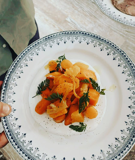 Léone - Bistro & Vins - Thumbnail