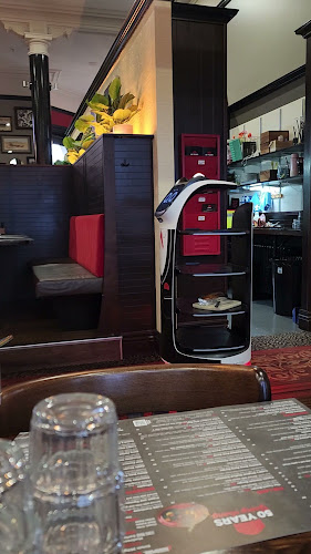 Cobb & Co. at the Railway Station - Restaurant