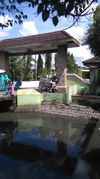 Photos of Sekolah Menengah Pertama Negeri 3 Krian