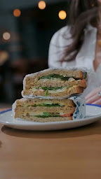 Photo n°35 de Columbus Café & Co à Lyon (Salon de thé)