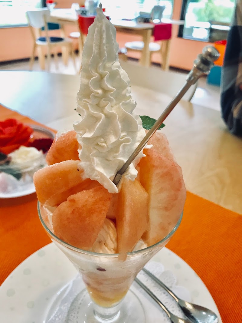 フルーツおばさんのカフェ(花水木)