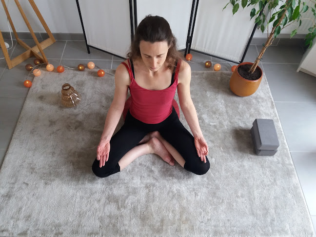 Yoga avec Linda - Cours de Yoga adultes et ados à Angers l Yoga doux, yoga-danse, yoga prénatal et post-natal